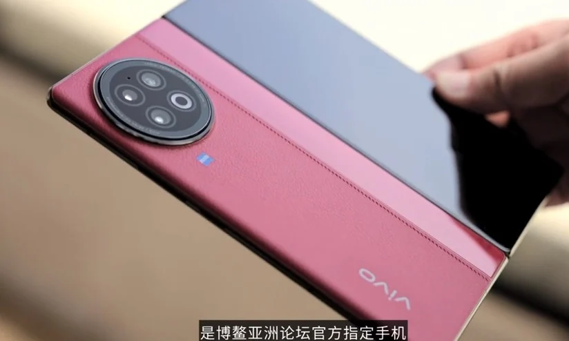 Vivo X Fold 2 si mostra in un video unboxing